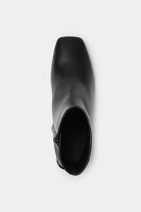 KIARA HEELED LEATHER BOOT | BLACK