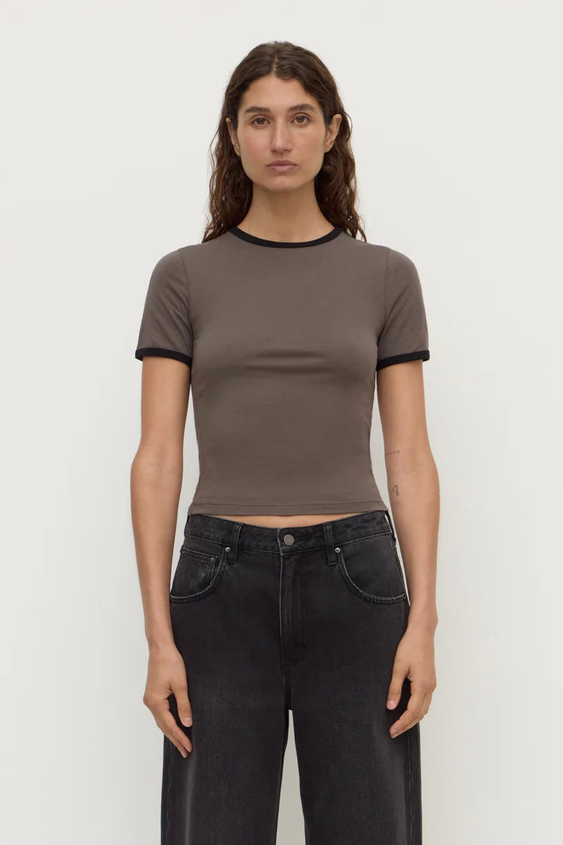 KOURT CONTRAST BIND TEE | BARK / BLACK