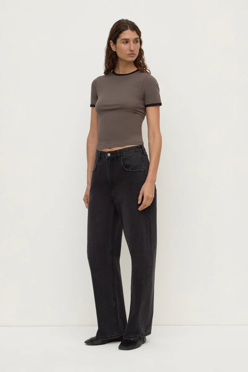 KOURT CONTRAST BIND TEE | BARK / BLACK