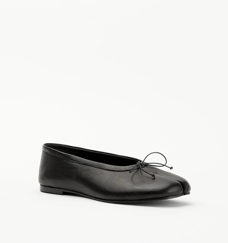 ALIAS MAE LANA TABI | BLACK TUMBLE