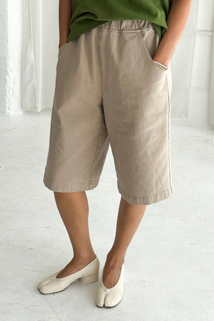 Le Bon Shoppe Liam Bermuda Shorts Taupe