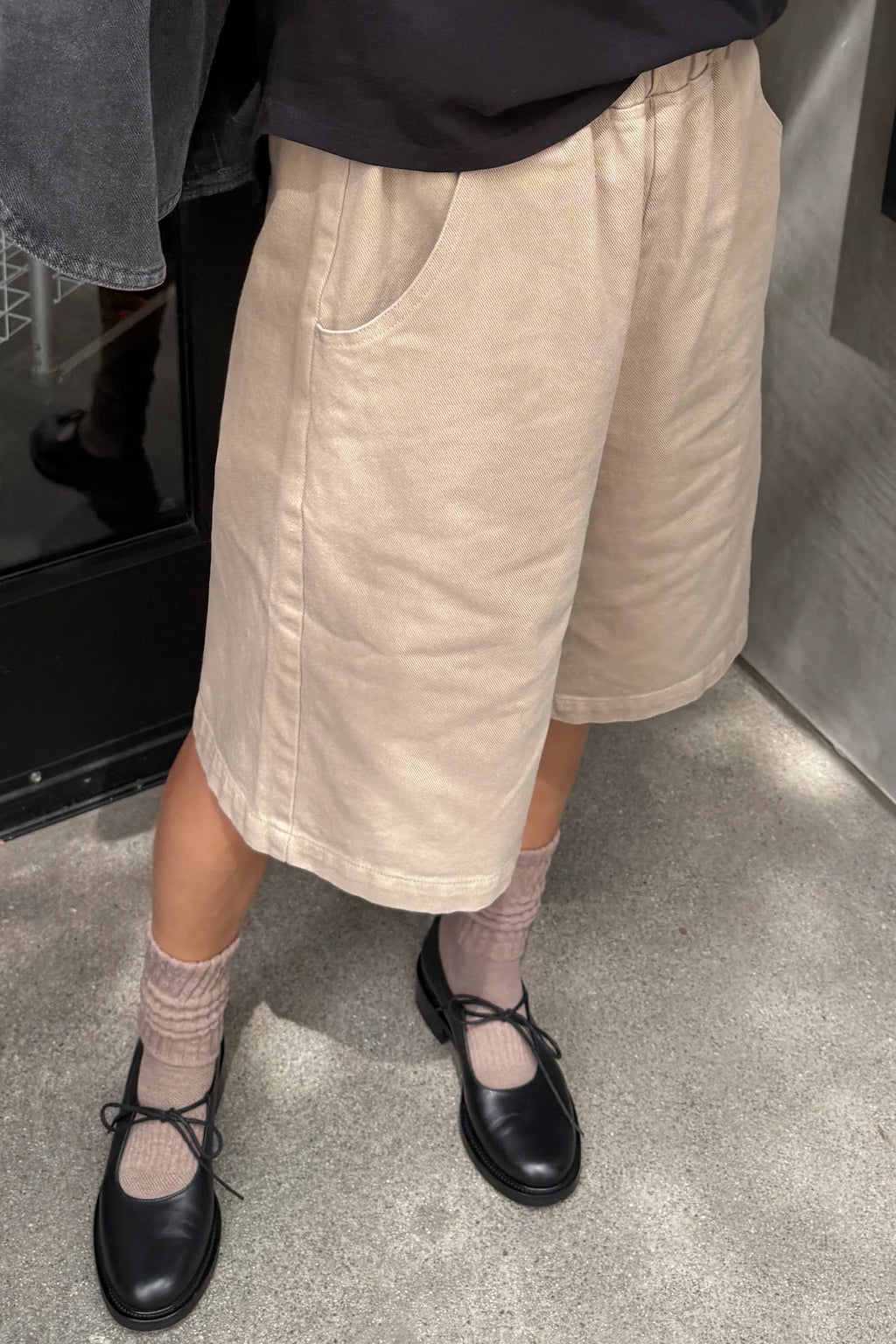 LIAM BERMUDA SHORTS | TAUPE