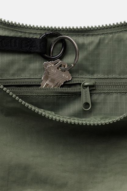 Baggu Medium Nylon Crescent Bag Caper