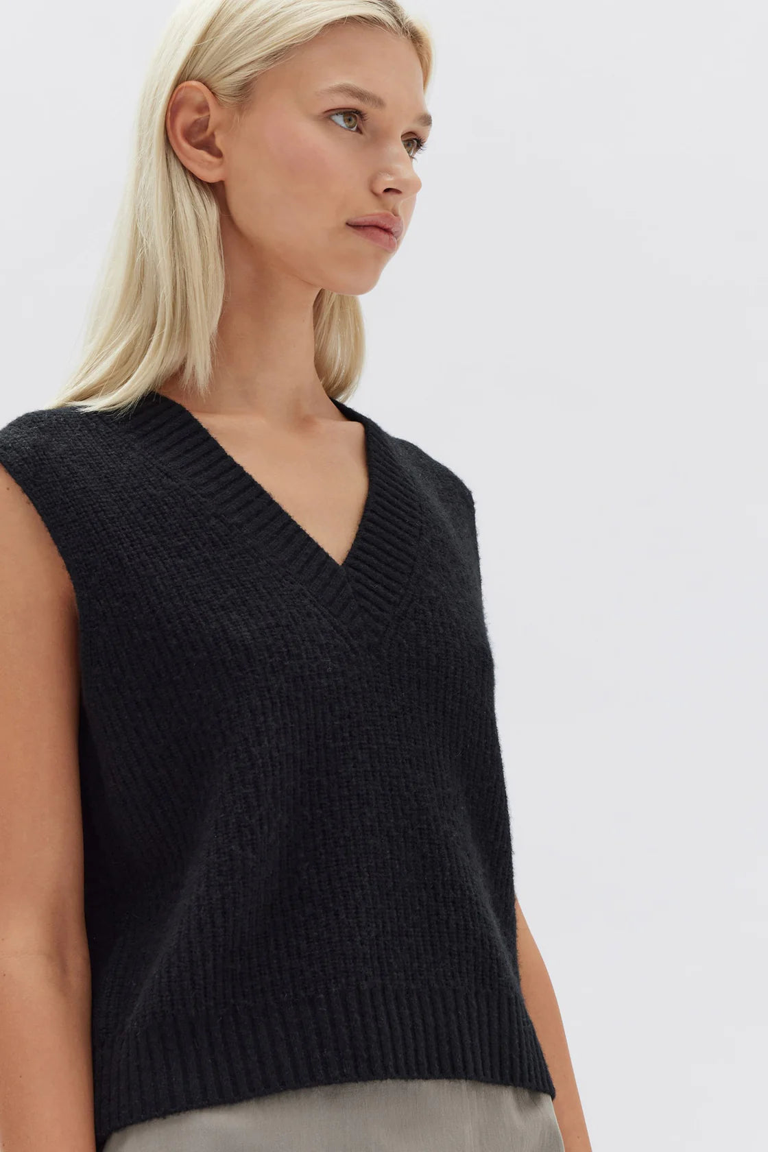 NOVA KNIT VEST | BLACK