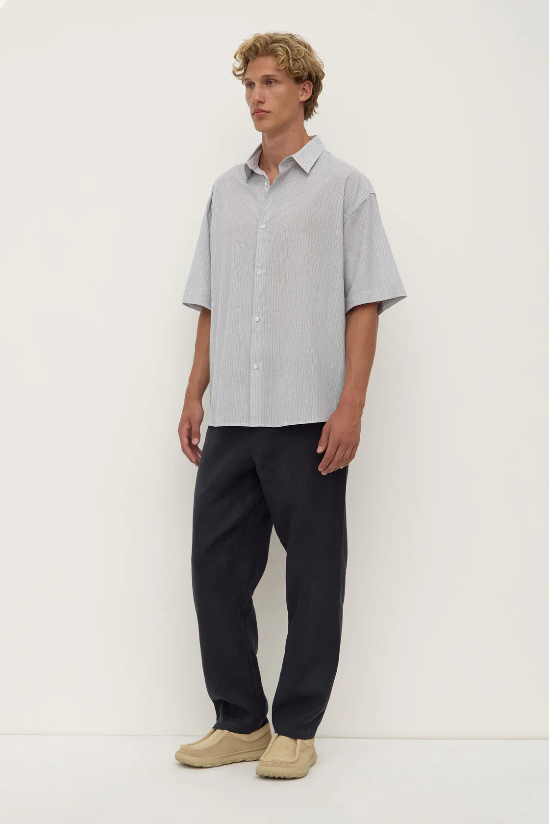 OLLY SHORT SLEEVE SHIRT | GRAPHITE/WHITE