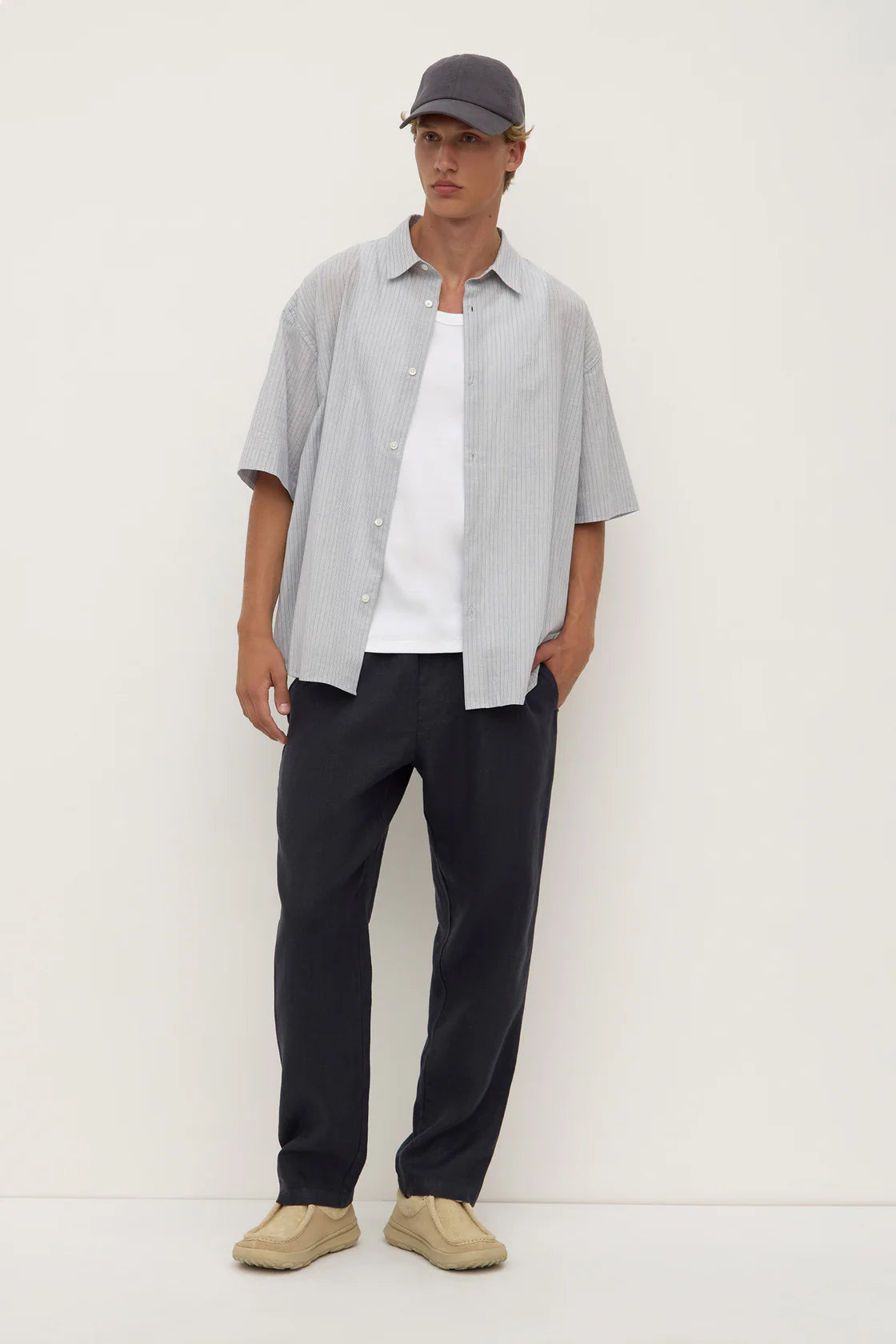 OLLY SHORT SLEEVE SHIRT | GRAPHITE/WHITE