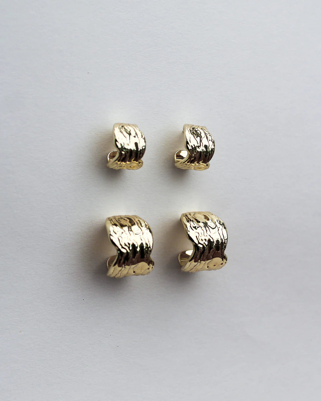 OYSTER SHELL HOOPS - SMALL | 18K GOLD PLATING