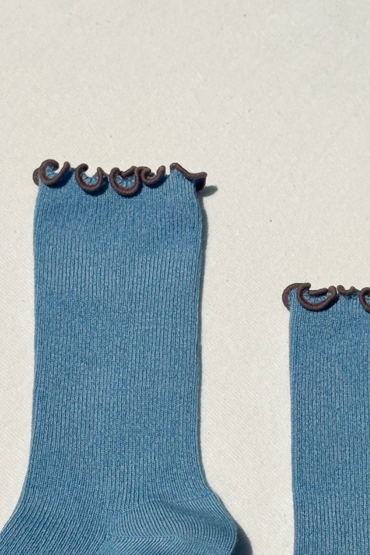 RUFFLED MODAL SOCKS | POWDER BLUE / BROWN EDGE