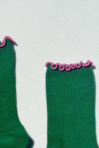 RUFFLED MODAL SOCKS | SPINACH / PINK EDGE