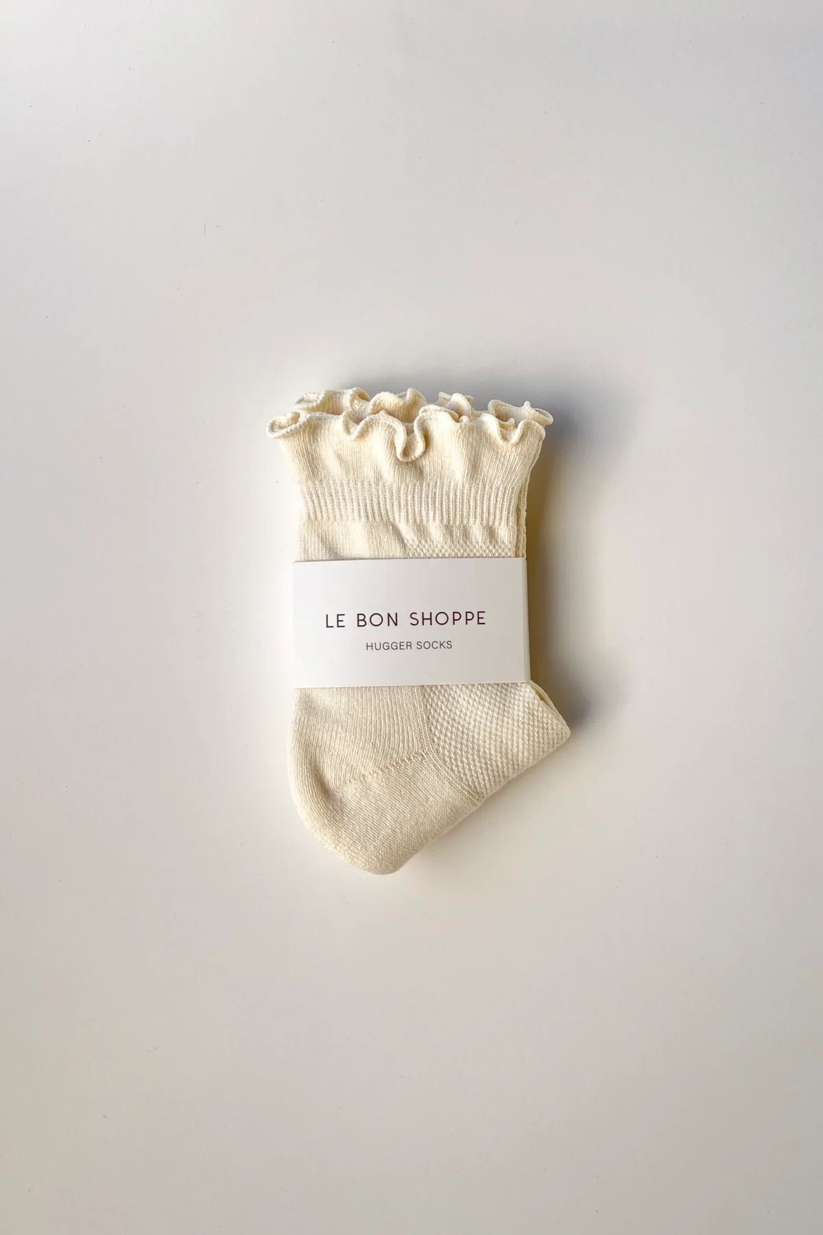 RUFFLED HUGGER CREW SOCKS | VANILLA / RED