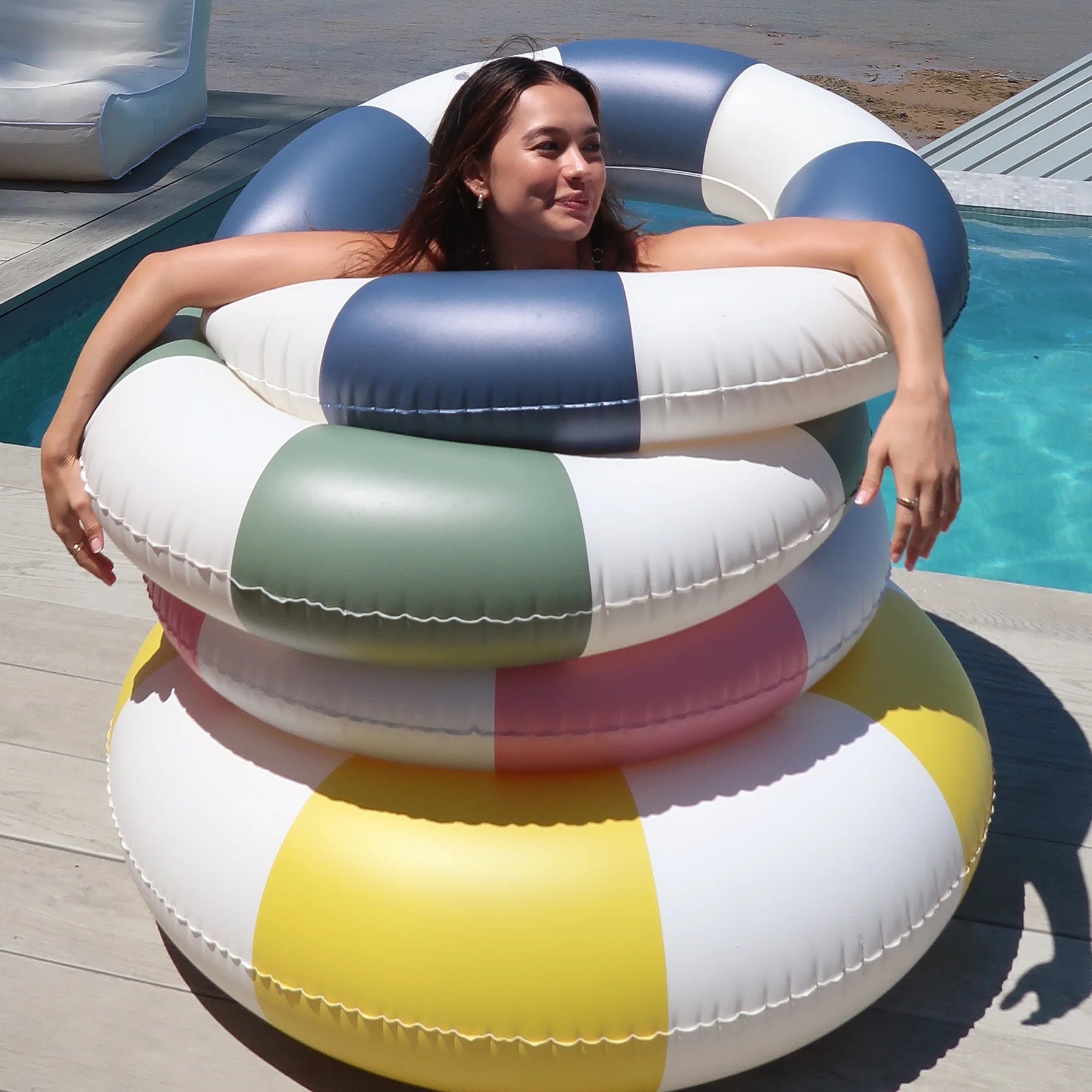 SLIM TUBE POOL RING | NAVY STRIPE