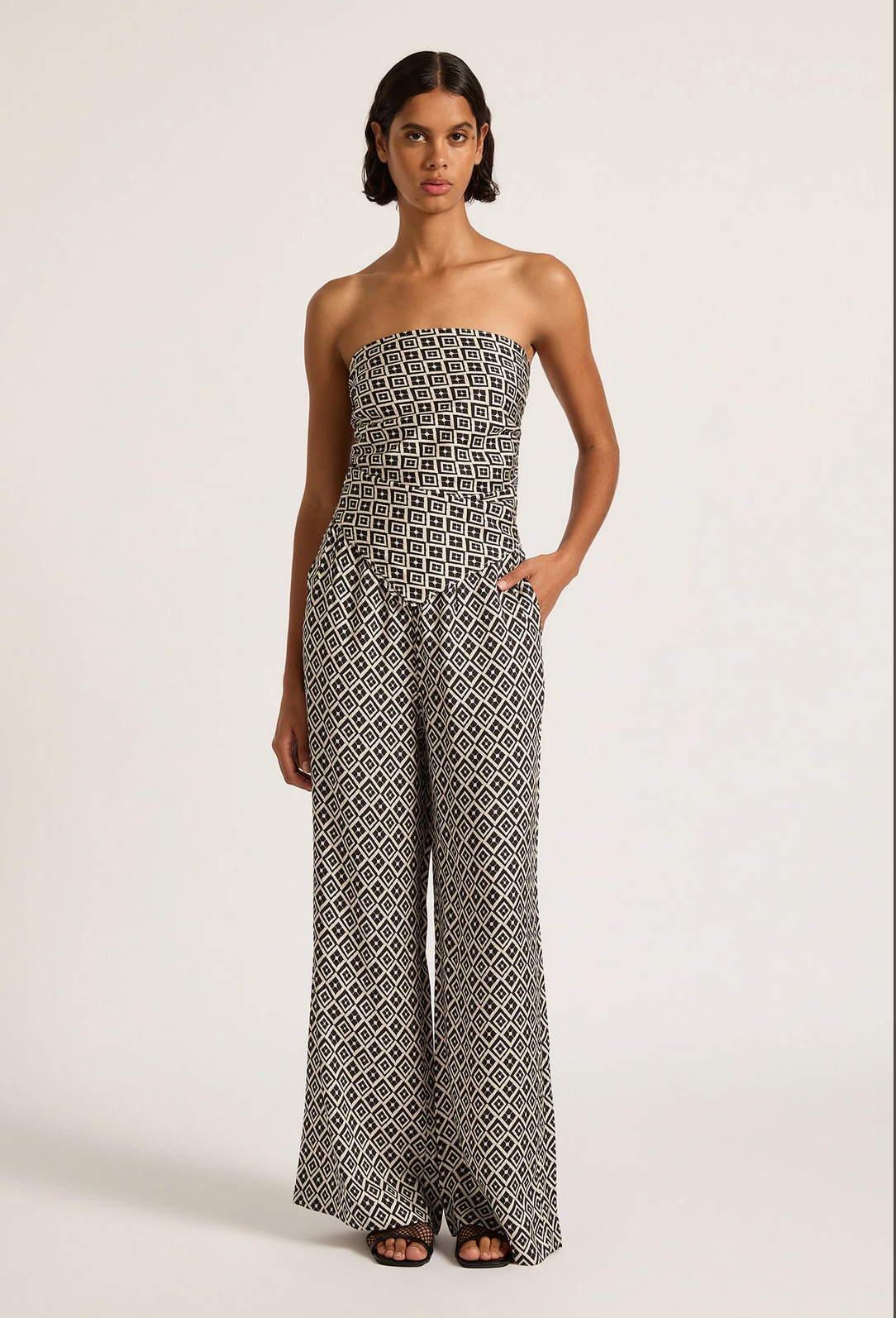 SIMONE PANT | DAIYA