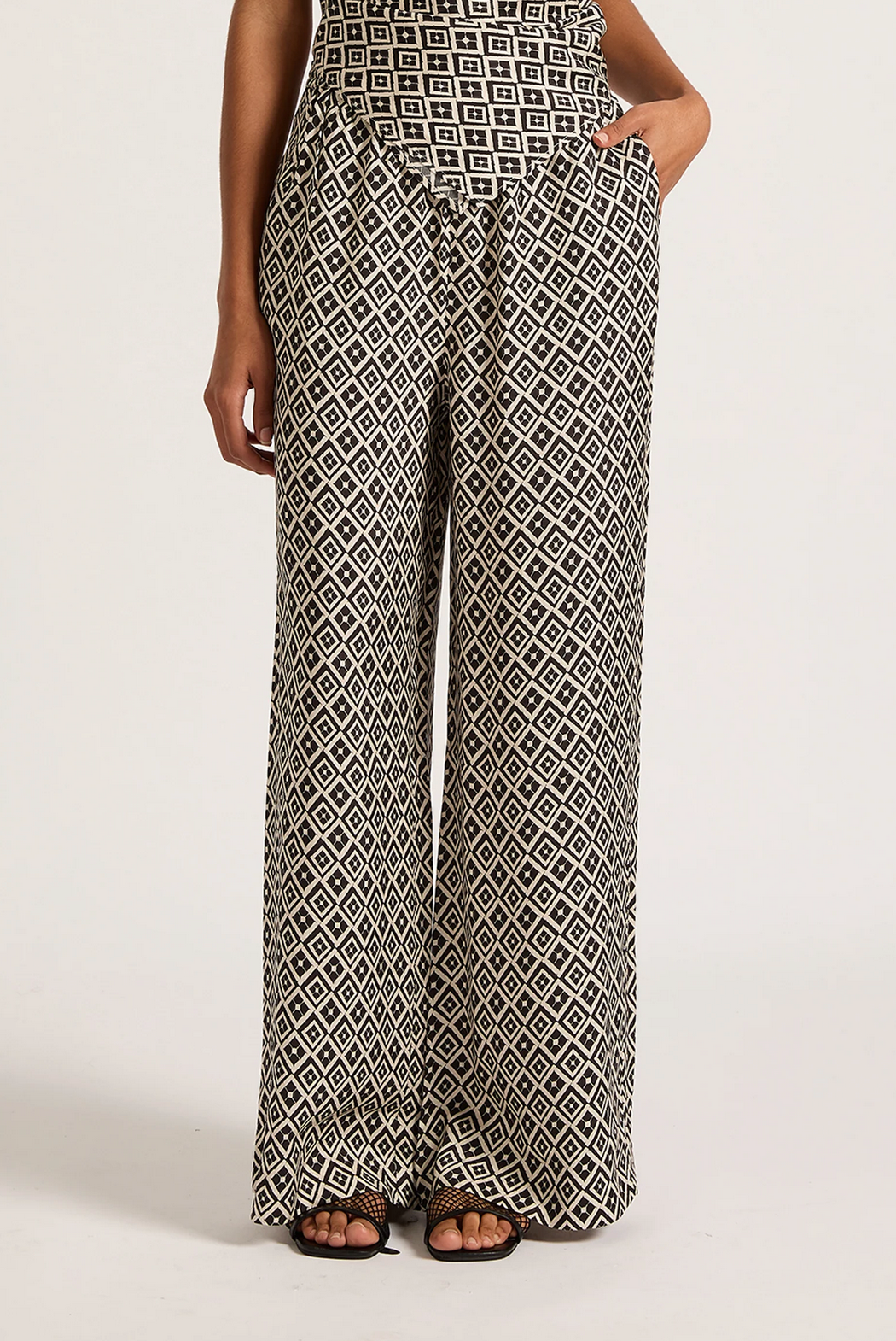 SIMONE PANT | DAIYA