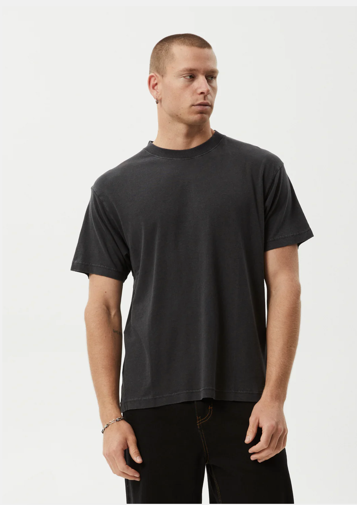 FOUNDATION BOXY FIT TEE | STONE BLACK