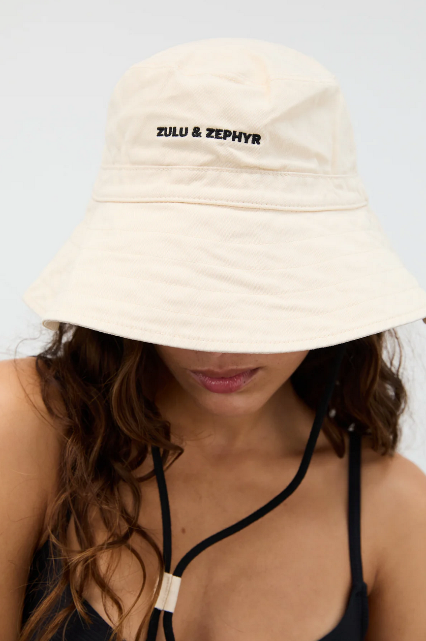 ZZ LOGO BUCKET HAT | COCONUT