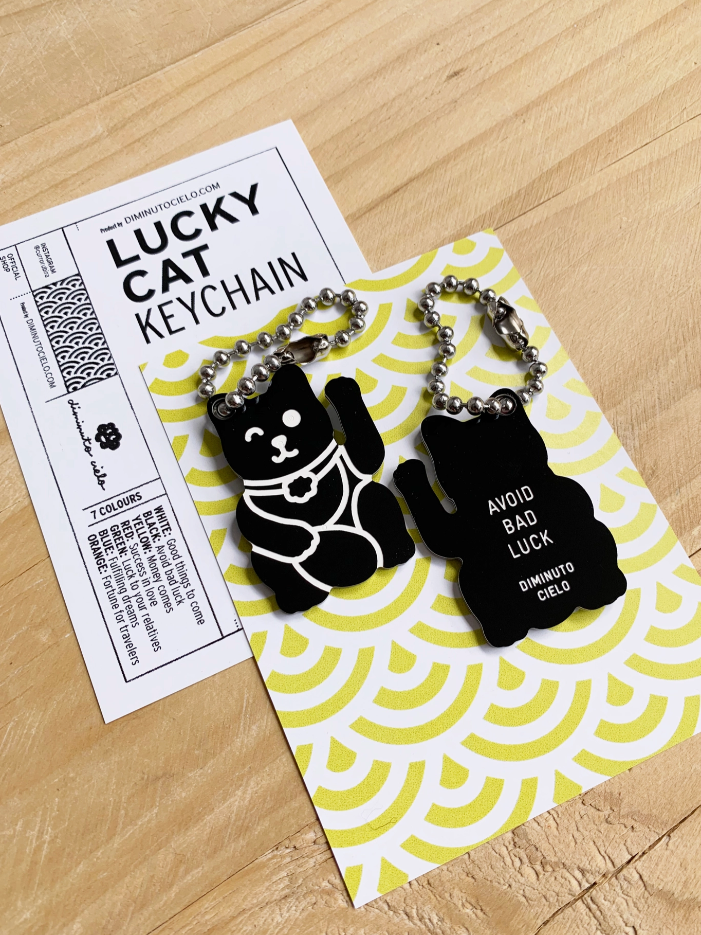 LUCKY CAT KEYCHAIN