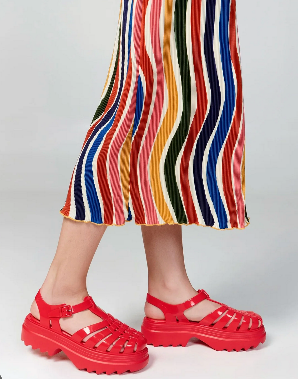MELISSA POSESSION PLATFORM | RED