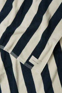 COTTON STRIPE BEACH TOWEL | TRUE NAVY / CREAM