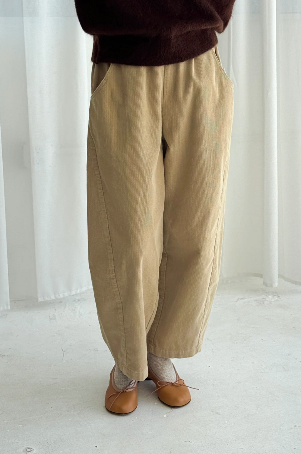 CORDUROY ARC PANTS | KHAKI