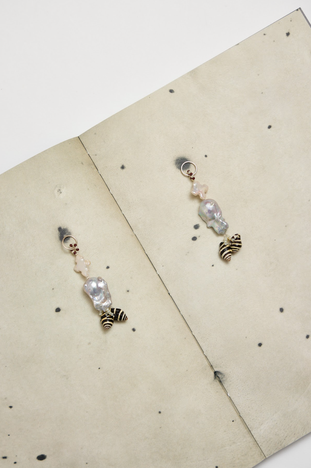 JOKER EARINGS | STRIPE