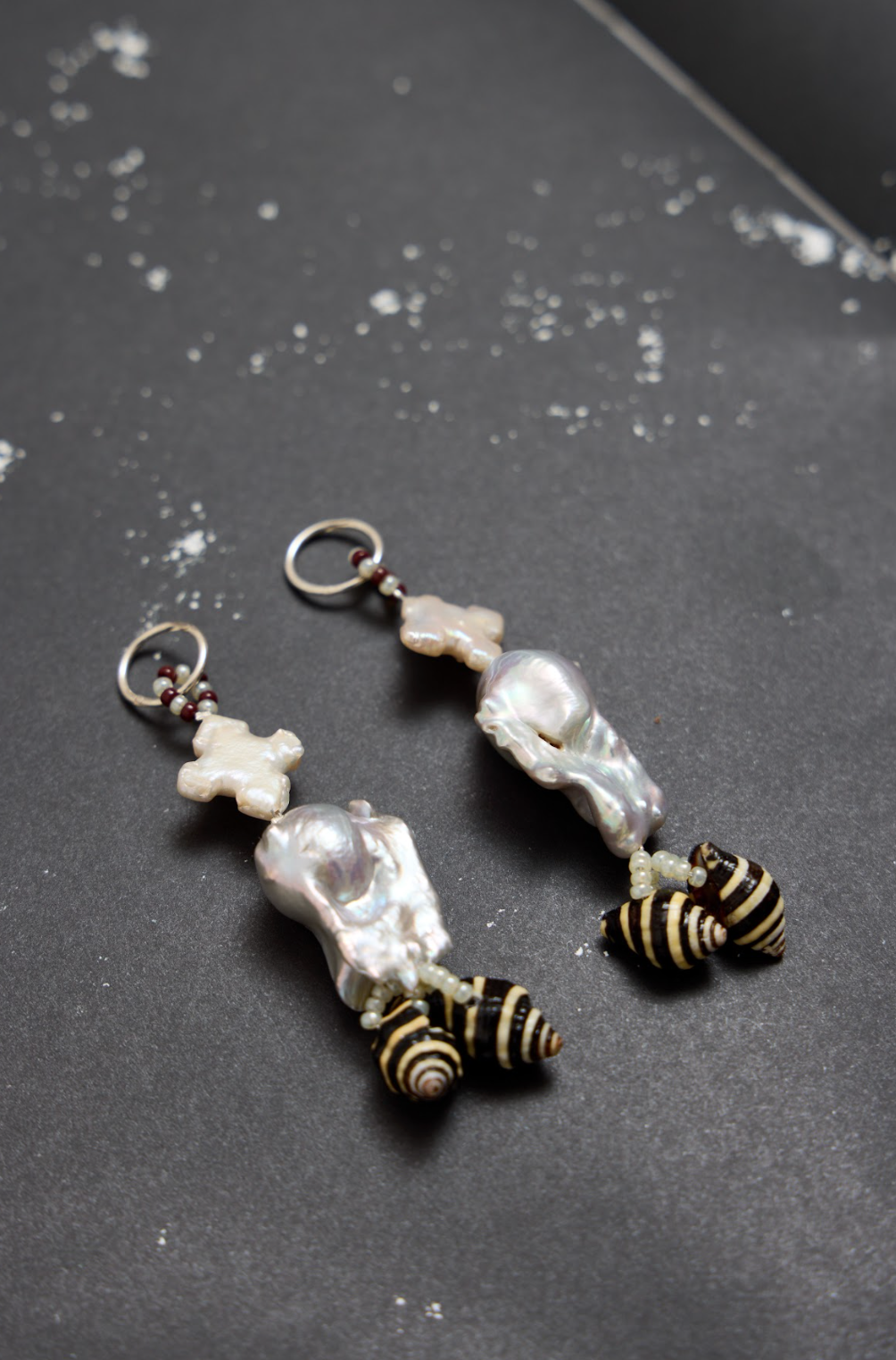 JOKER EARINGS | STRIPE