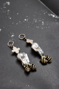JOKER EARINGS | STRIPE