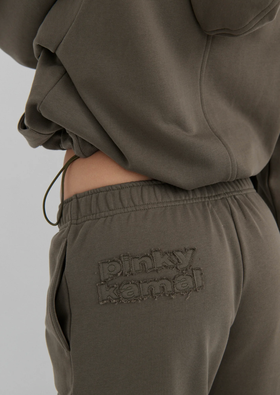 RAW HEM TRACKPANT | KHAKI