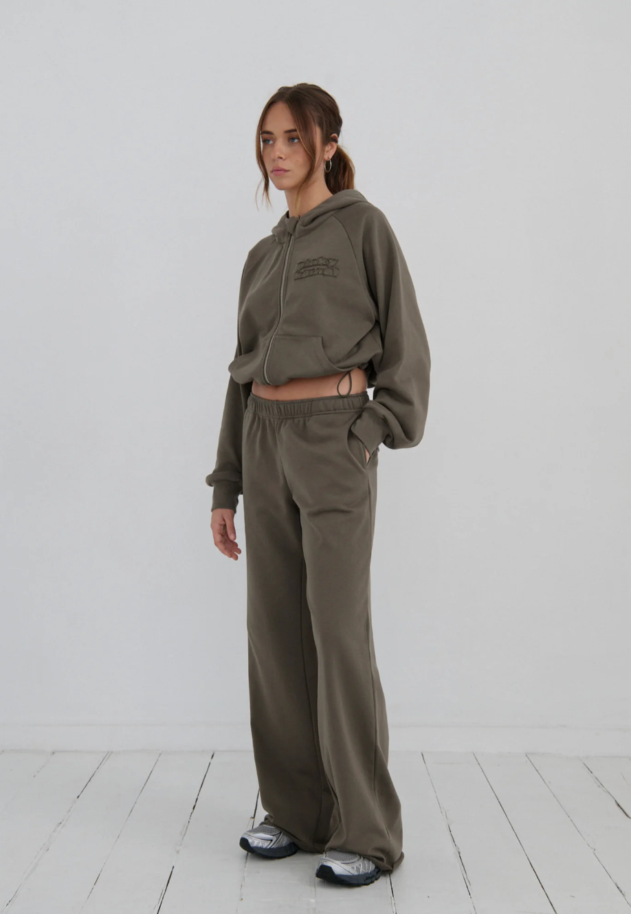 RAW HEM TRACKPANT | KHAKI