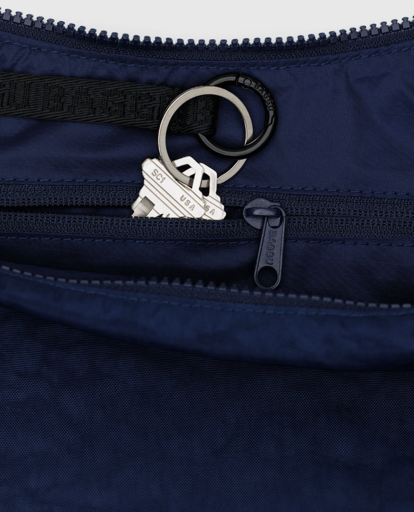 MEDIUM NYLON CRESCENT BAG | NAVY