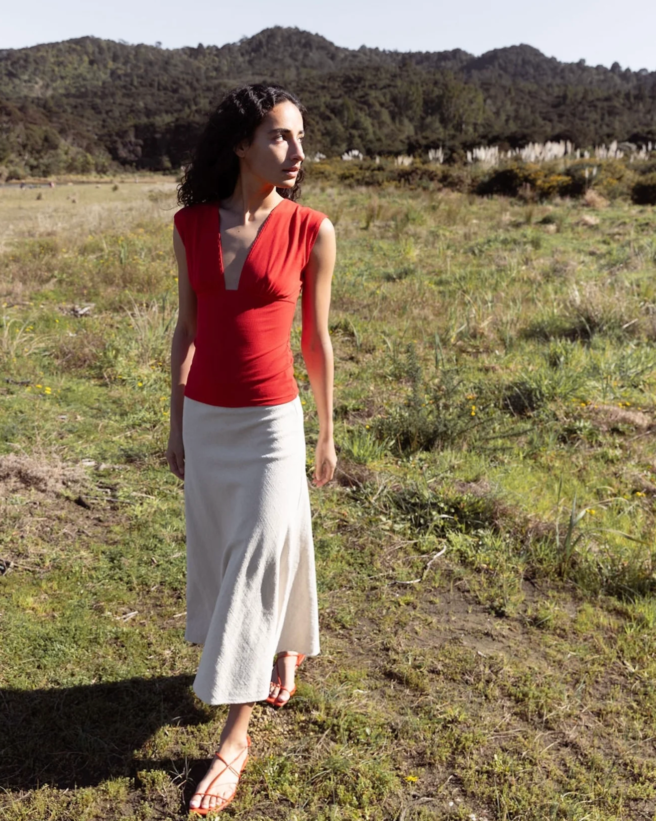 MONROE TEE | SCARLETT RED