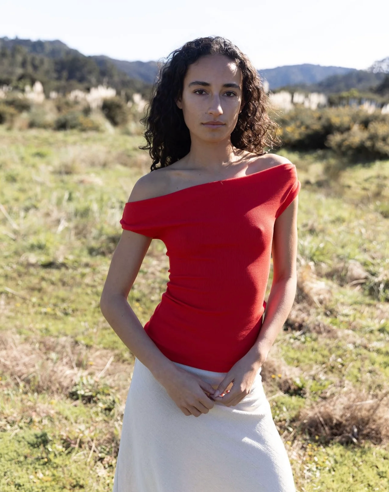 NIVEAH TEE | SCARLETT RED