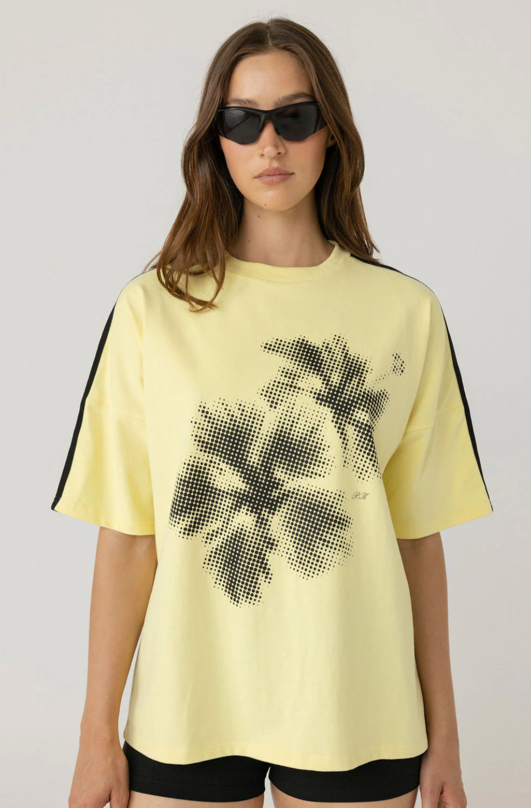 HIBISCUS T-SHIRT | BUTTER/BLACK