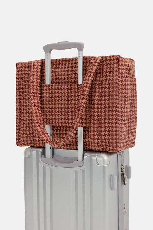Baggu Small Cloud Carry On Tan Houndstooth