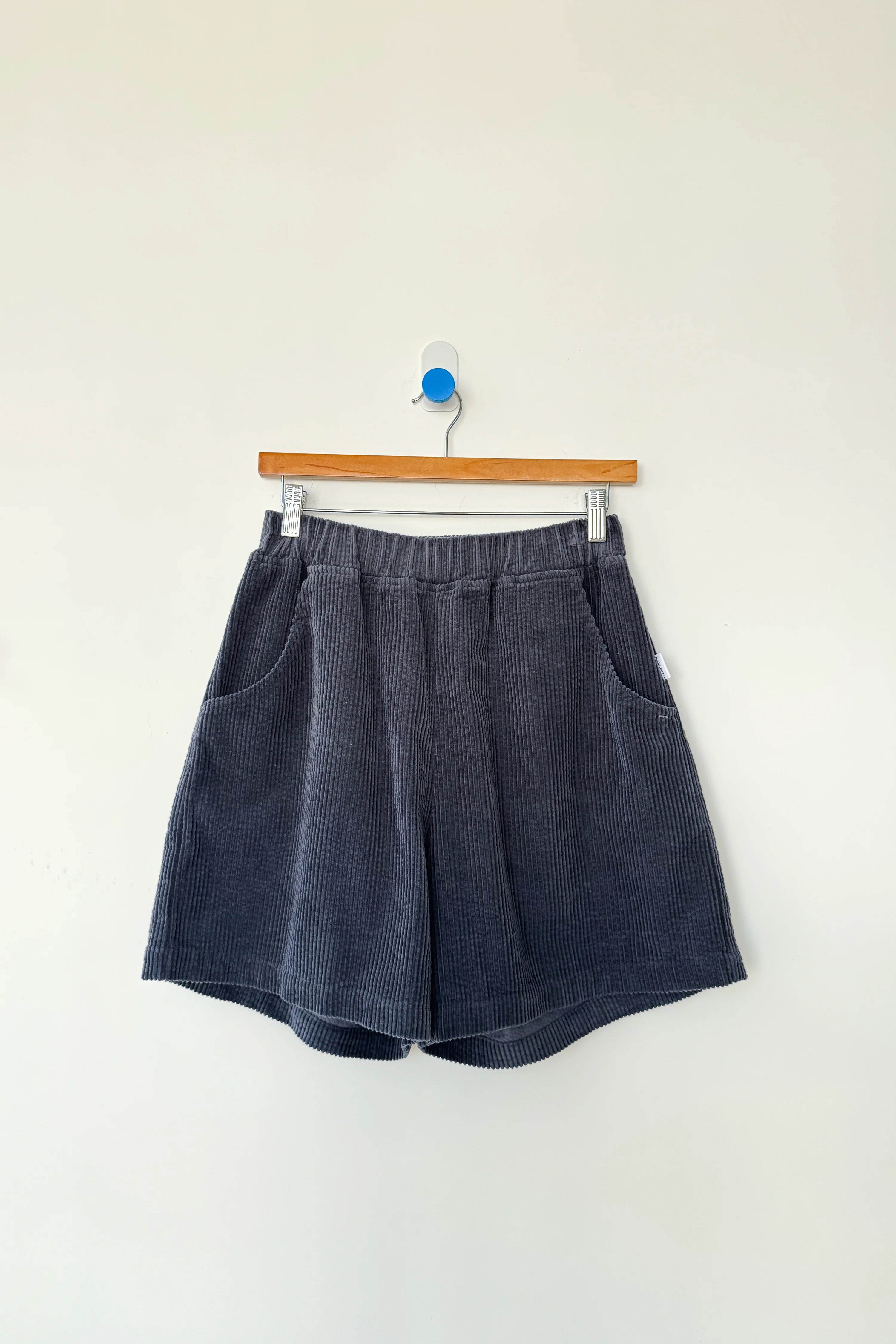 SOFT CORDUROY CITY SHORTS | CHARCOAL