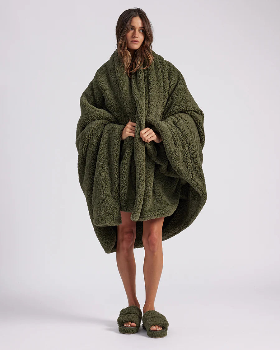 FAUX FUR THROW BLANKET | OLIVE