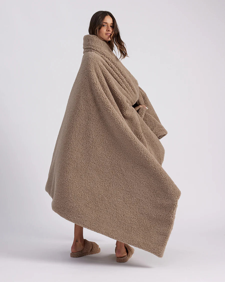 FAUX FUR THROW BLANKET | WARM GREY