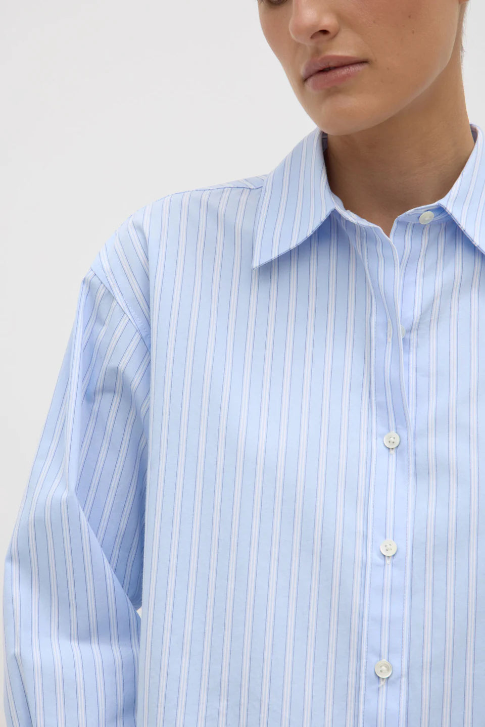 TESSA POPLIN CROPPED LONG SLEEVE SHIRT | BLUE STRIPE