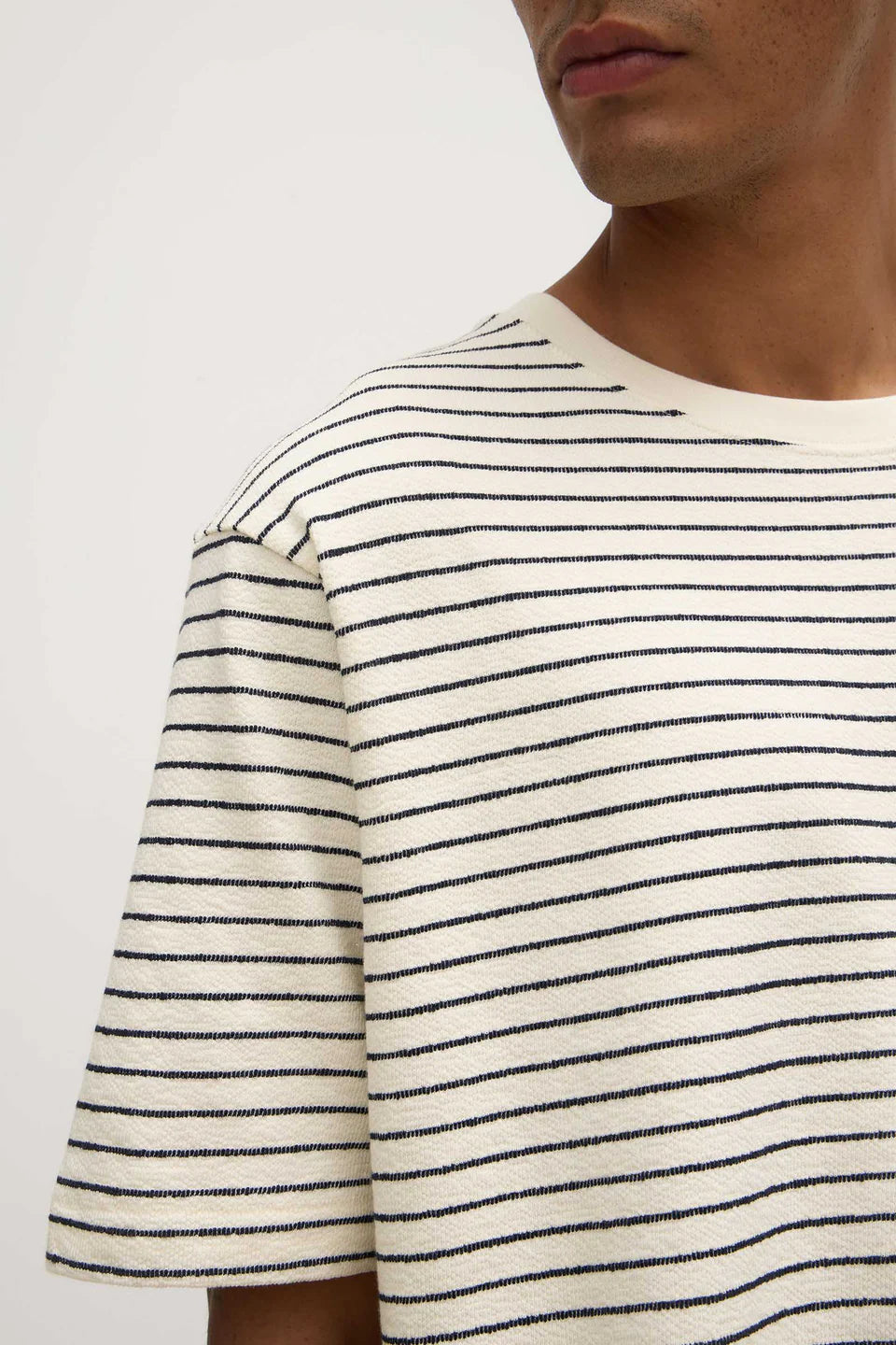 VOLLEY STRIPE SHORT SLEEVE TEE | CREAM / TRUE NAVY