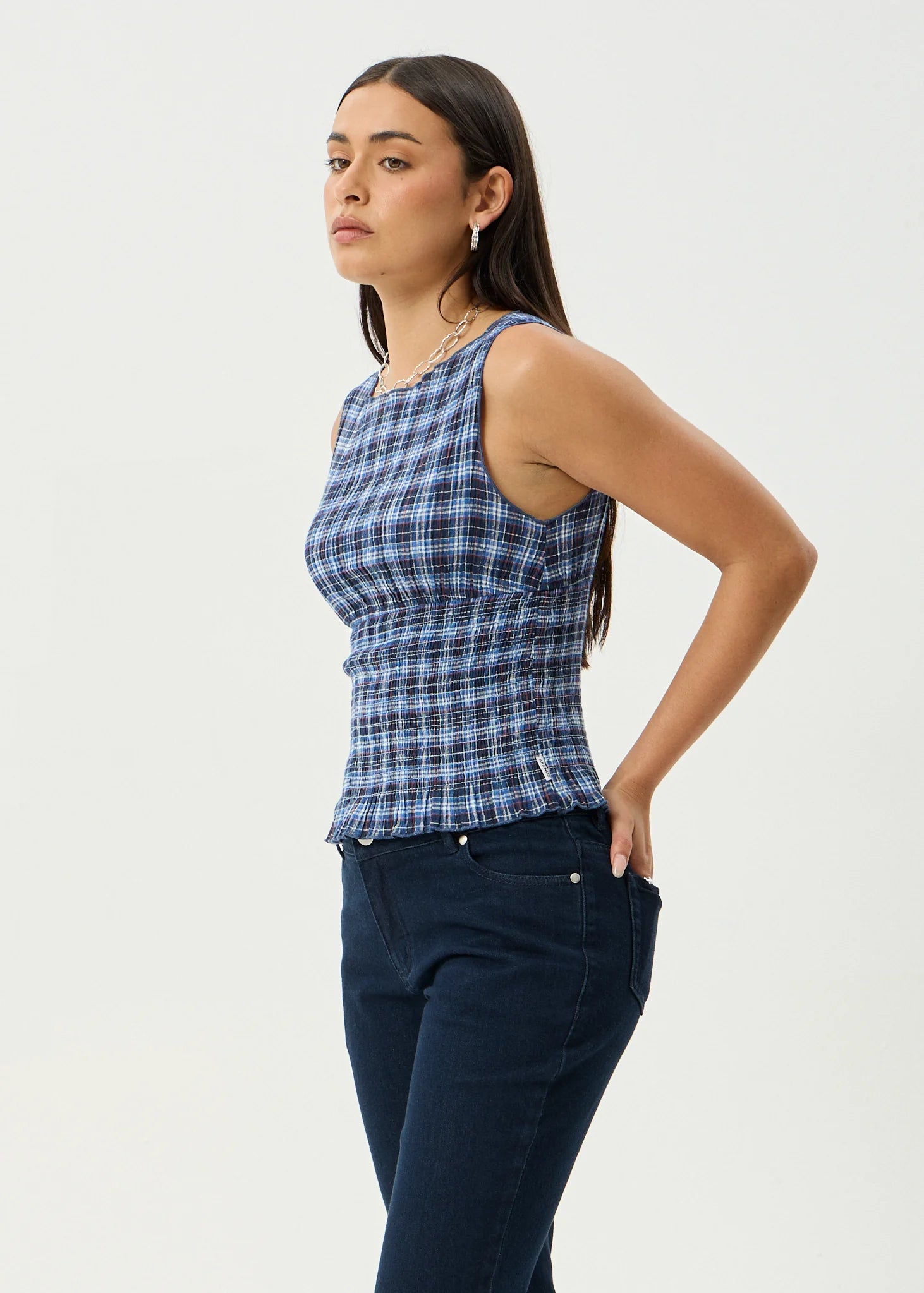 MOUTAINS | SEERSUCKER SLEEVELESS TOP - NAVY RED CHECK