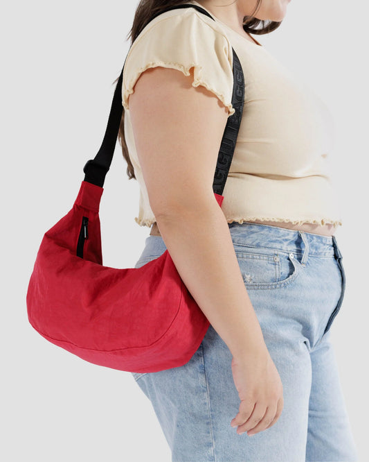 MEDIUM NYLON CRESCENT BAG | CANDY APPLE