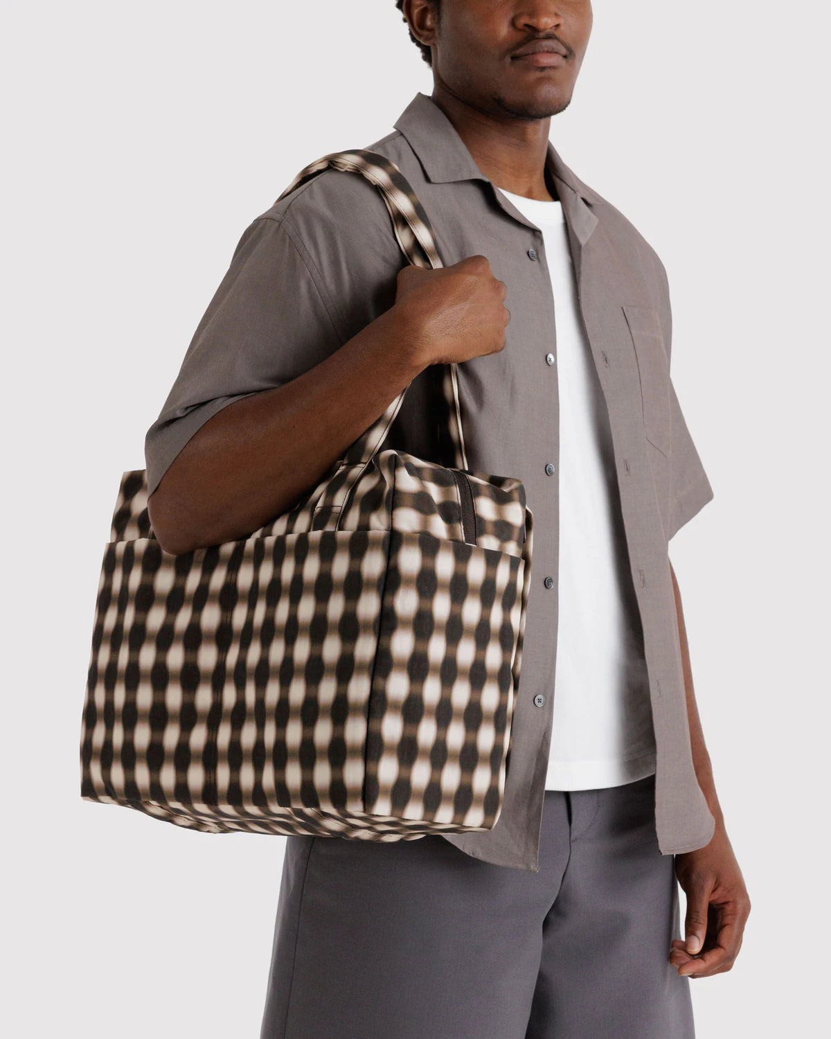 SMALL CLOUD CARRY ON | BLURRED GINGHAM BROWN