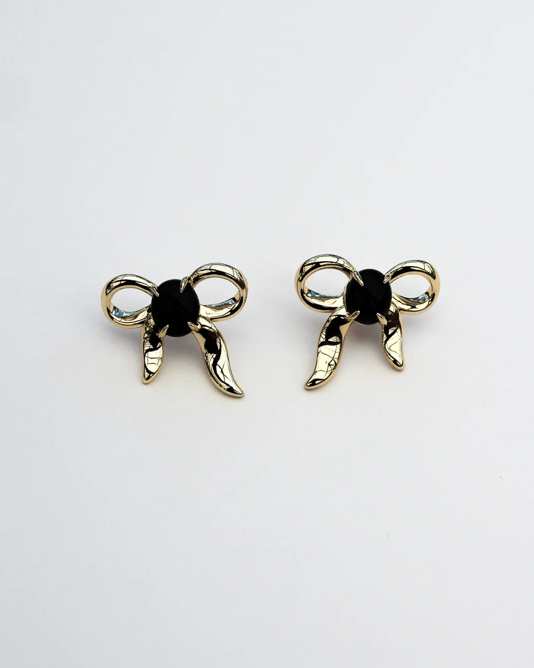 BOW STUD EARRINGS | GOLD/ ONYX