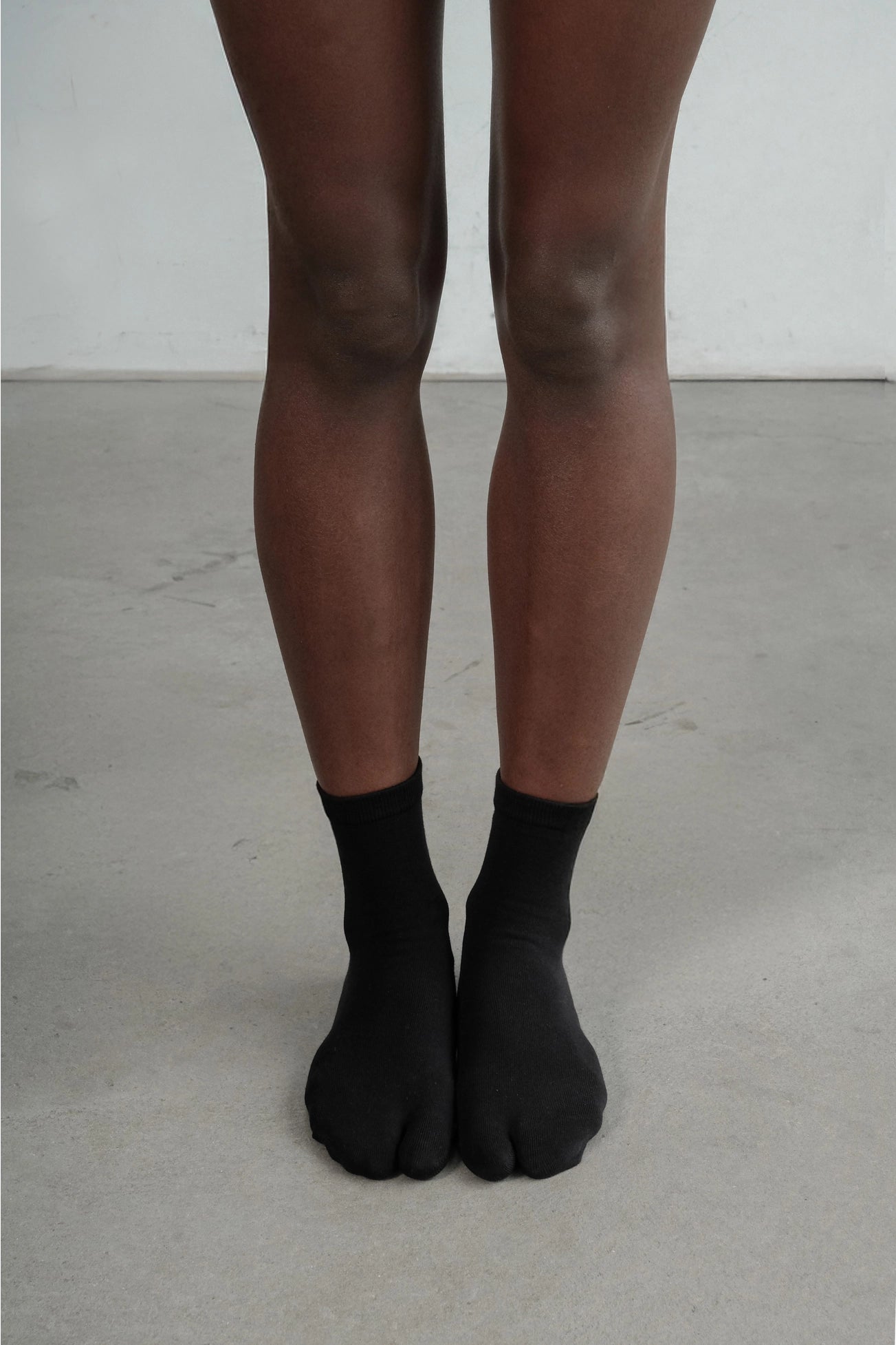 Soft Park Tabi Split Toe Minimalist Sock Black