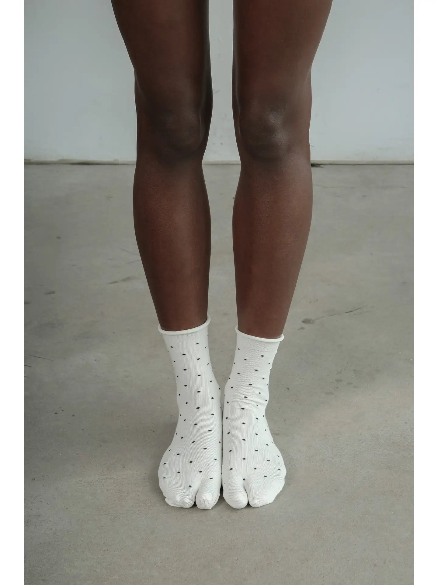 Soft Park Tabi Split Toe Minimalist Sock White Dot