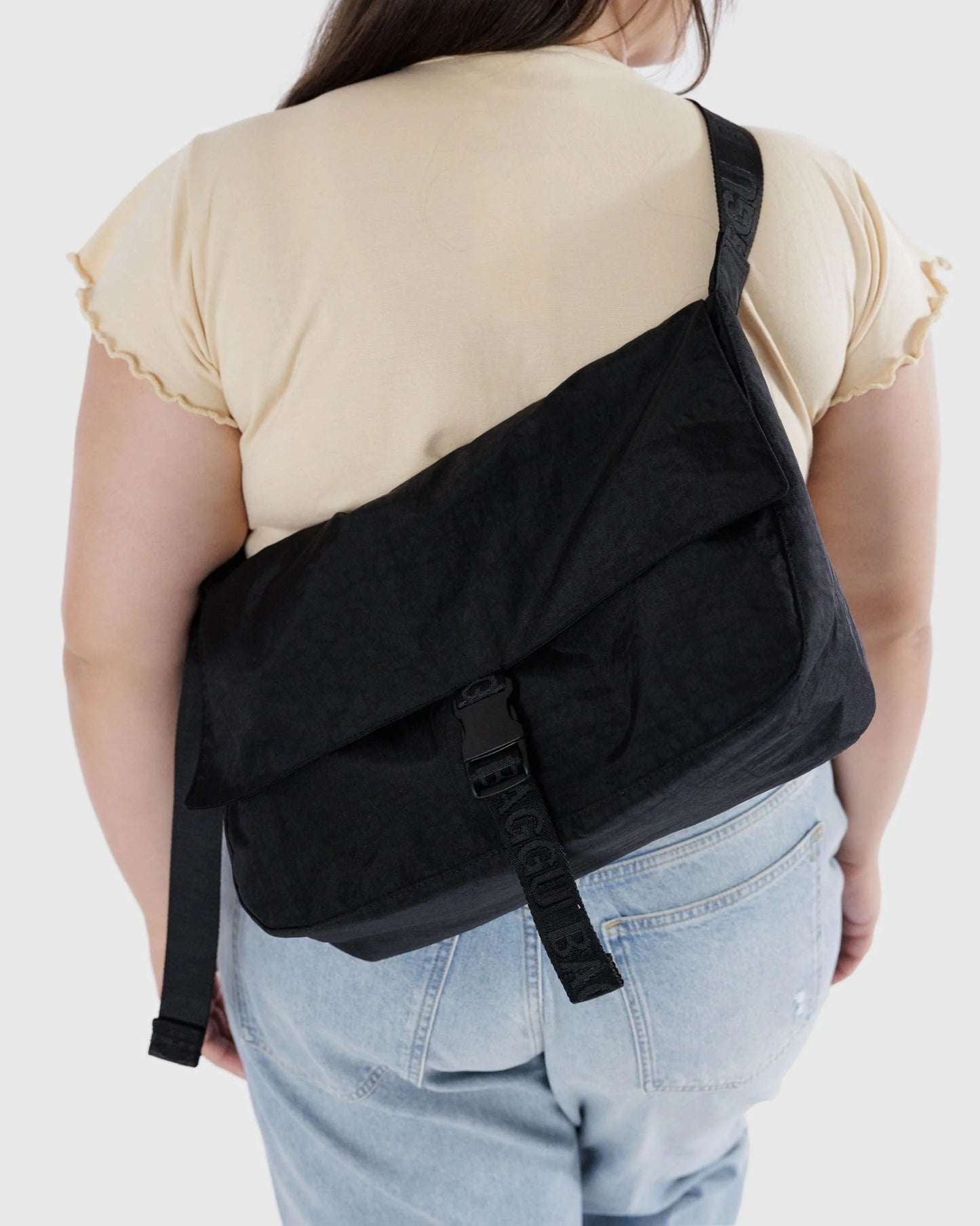 NYLON MESSENGER BAG | BLACK