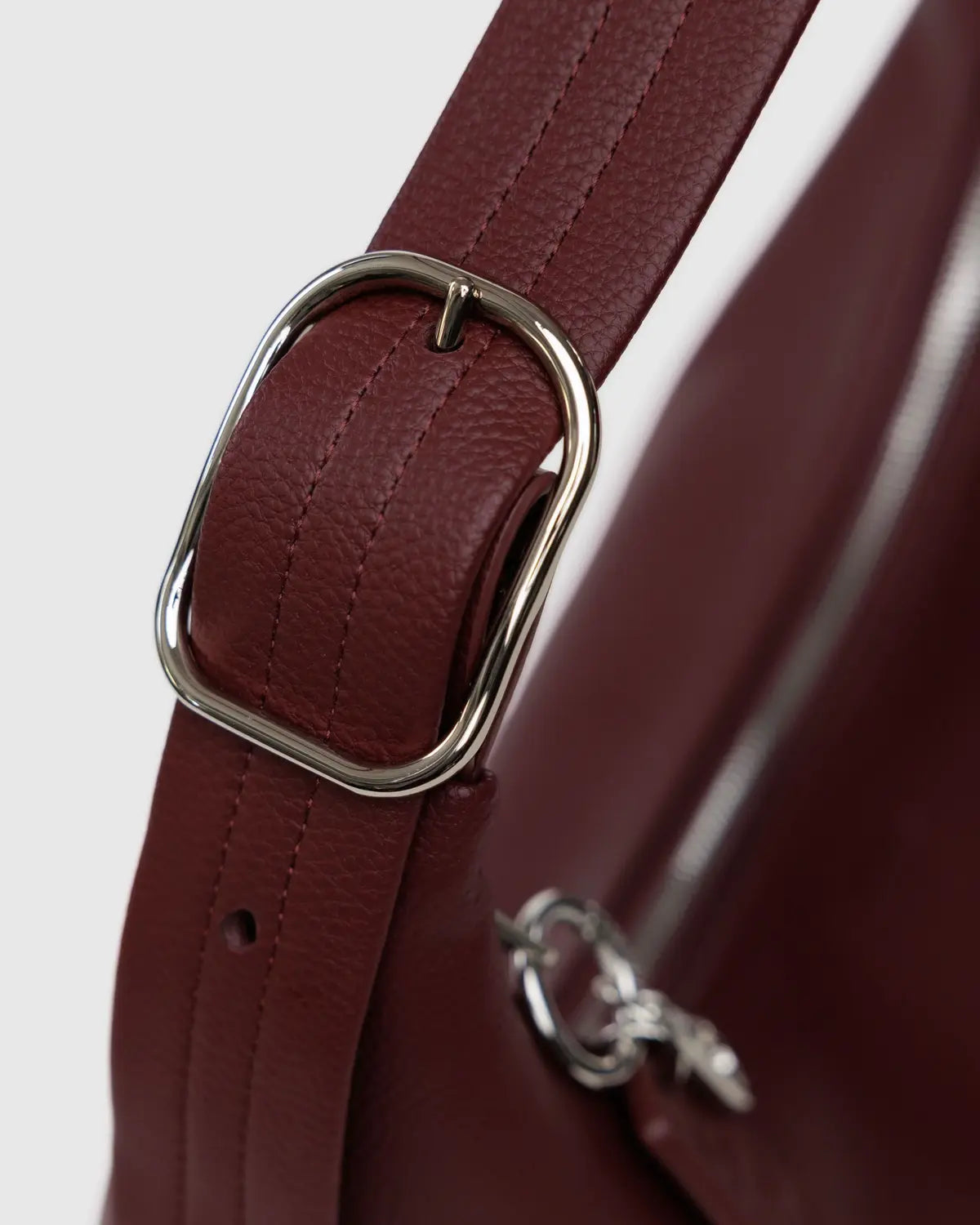 RECYCLED LEATHER SHOULDER BAG | MAHOGANY