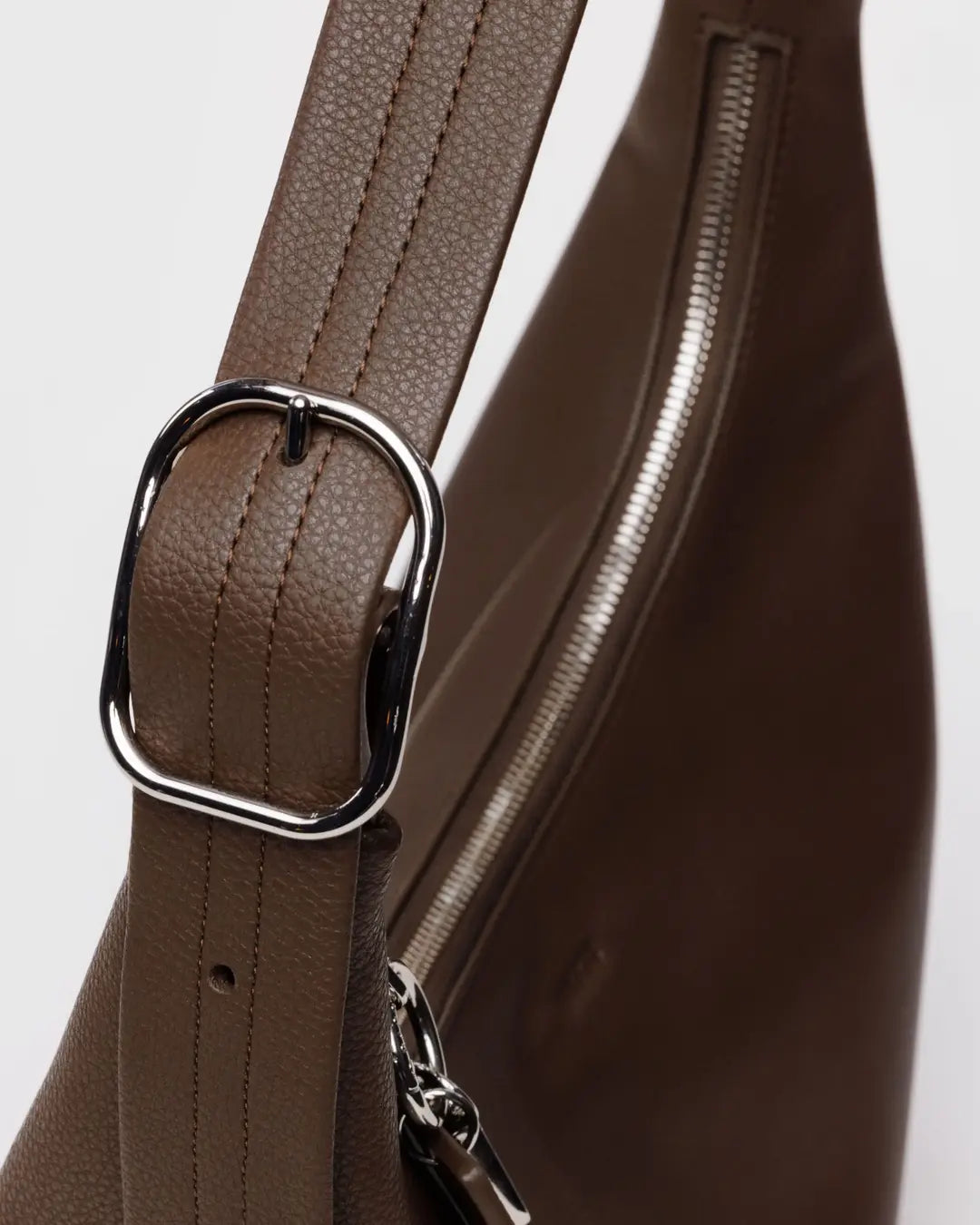 RECYCLED LEATHER SHOULDER BAG | BROWN