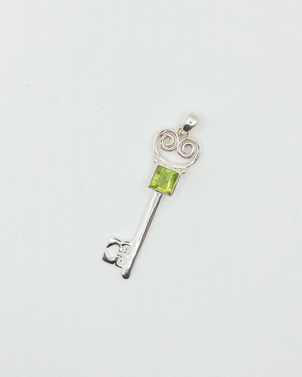 Jester Bloom Peridot Lovers Key Pendant