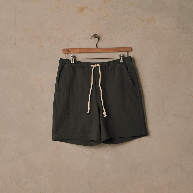 SUNRISE WALKSHORTS | CYPRUS GREEN