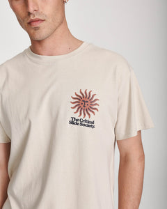HIGHER GROUND TEE | CEMENT